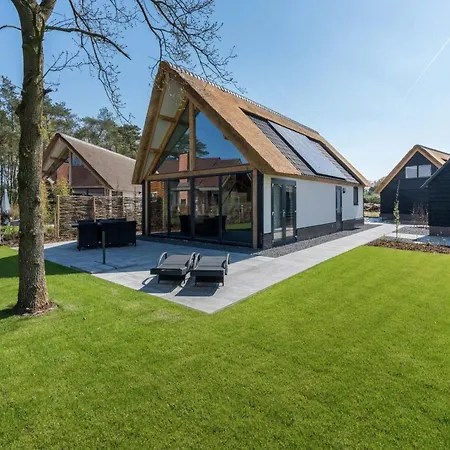 Vakantiehuis Thatched With Private Terrace Nr 670