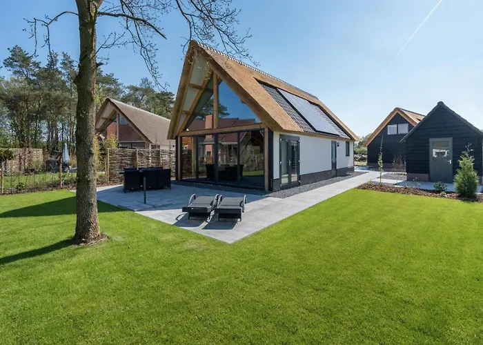 Vakantiehuis Thatched With Private Terrace Nr 670